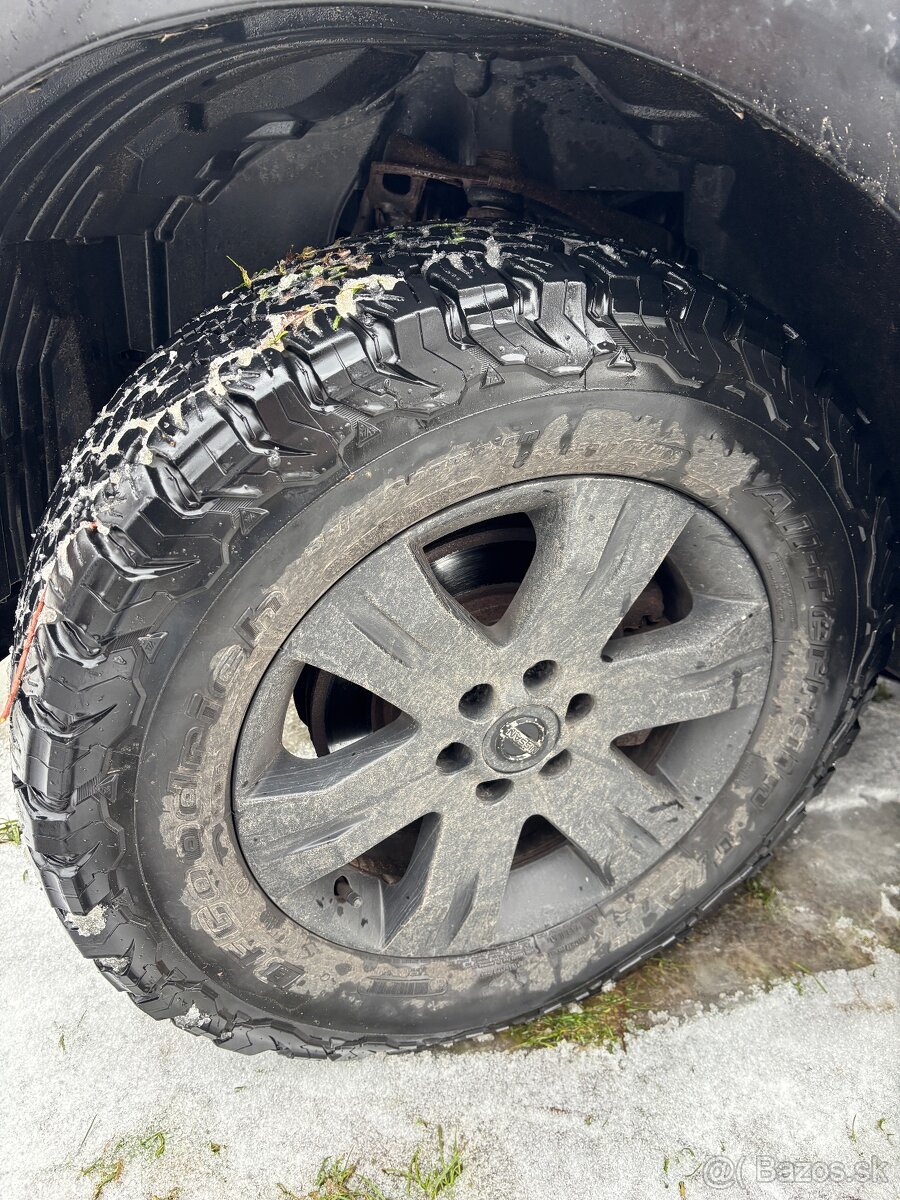 Nissan Pathfinder - 12