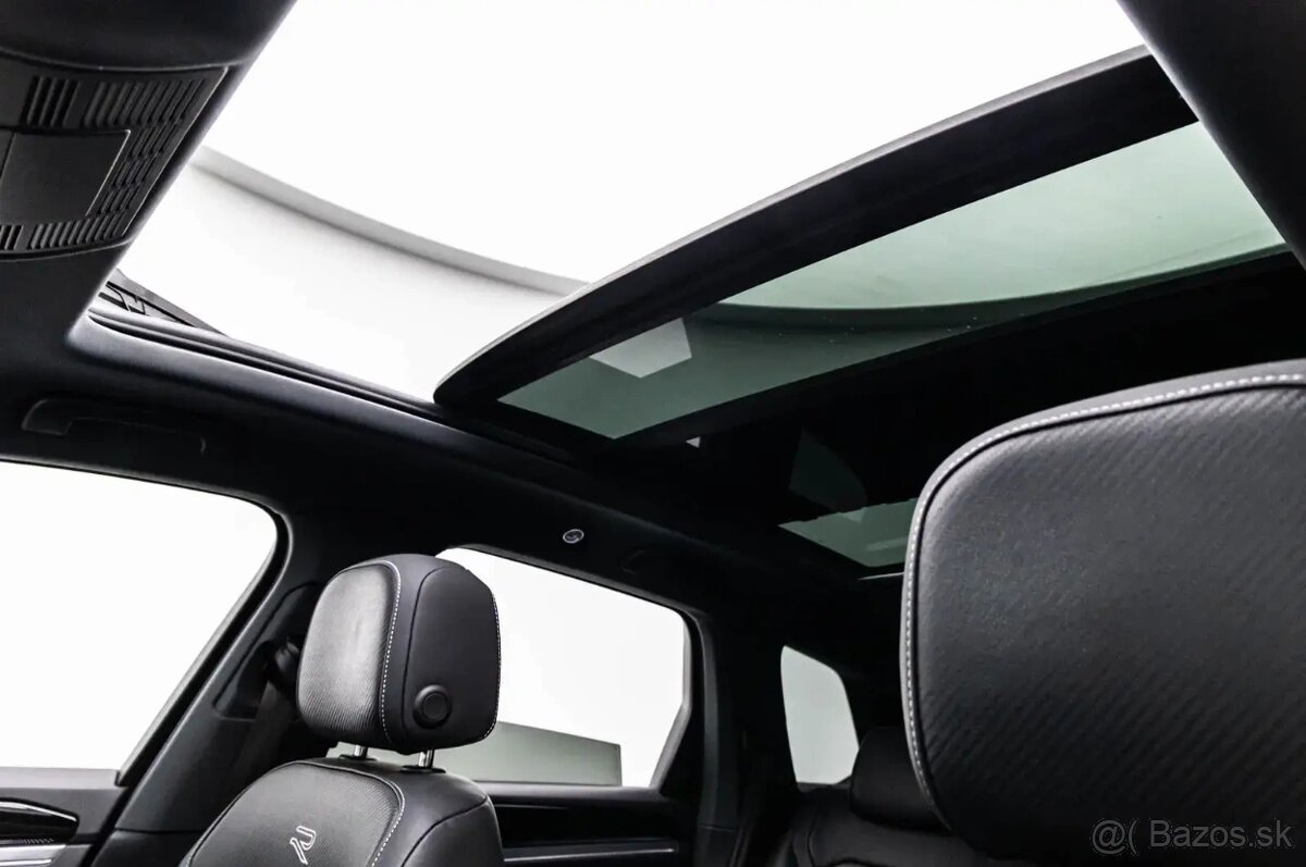 Volkswagen Touareg - 12