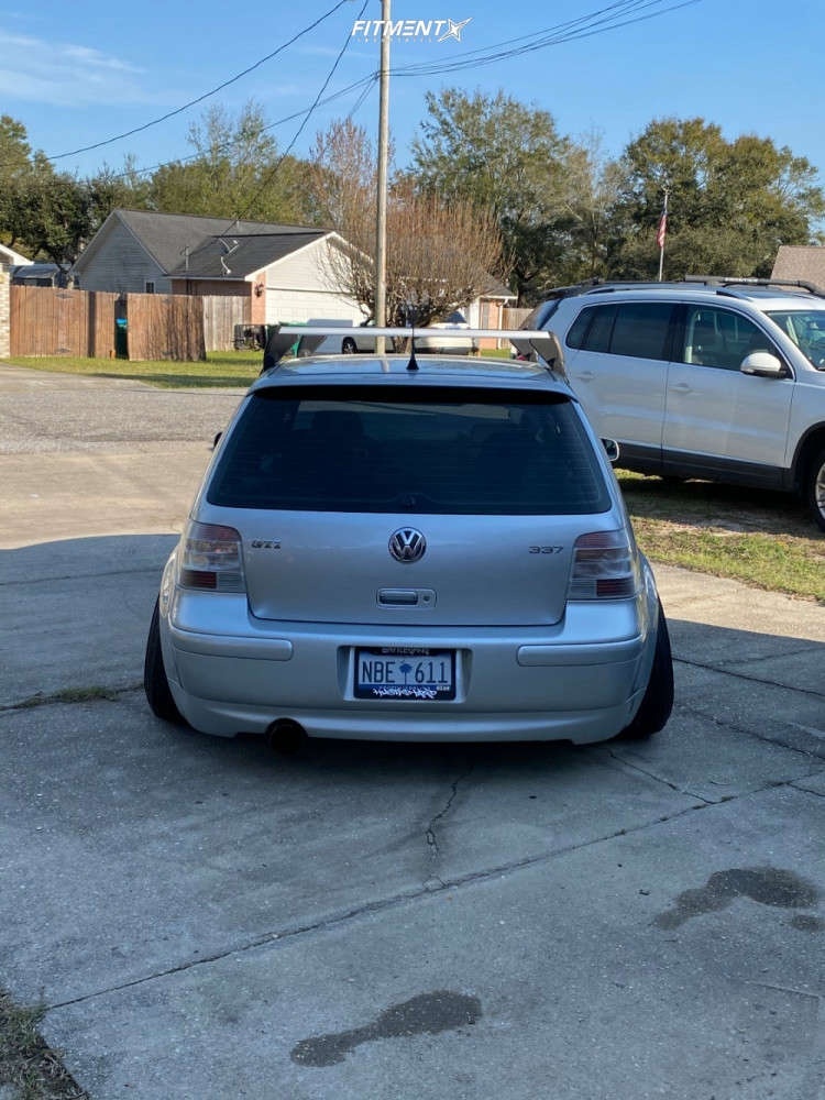Golf 4 - 12