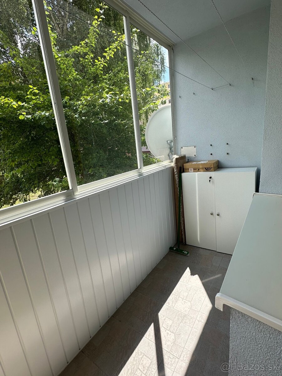 Prenajmem zariadení 3 izbový byt s balkonom na Novom Juhu - 12