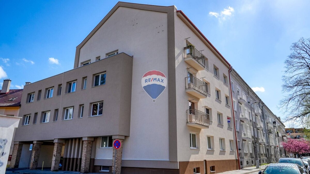 Priestranný 3-izbový byt v centre Piešťan - 12