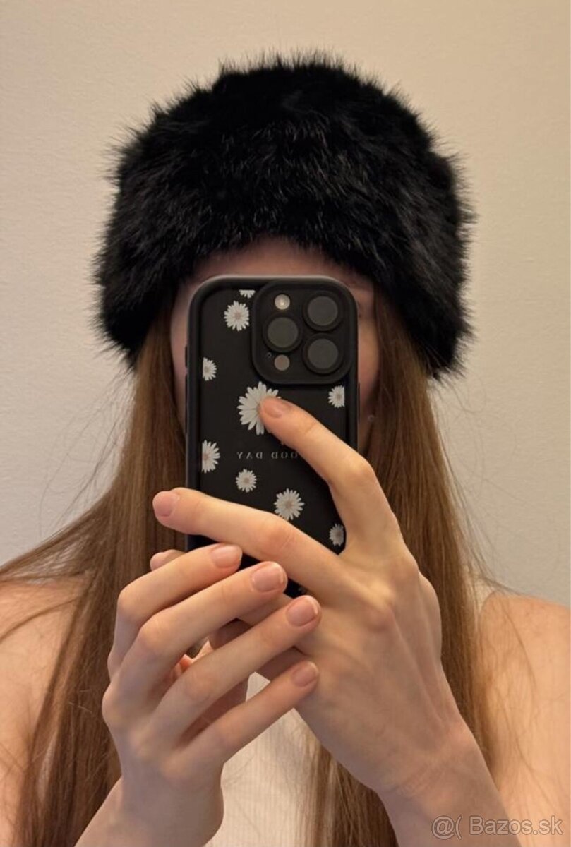 Uplne nove damske ciapky z umelej kozusiny - 12