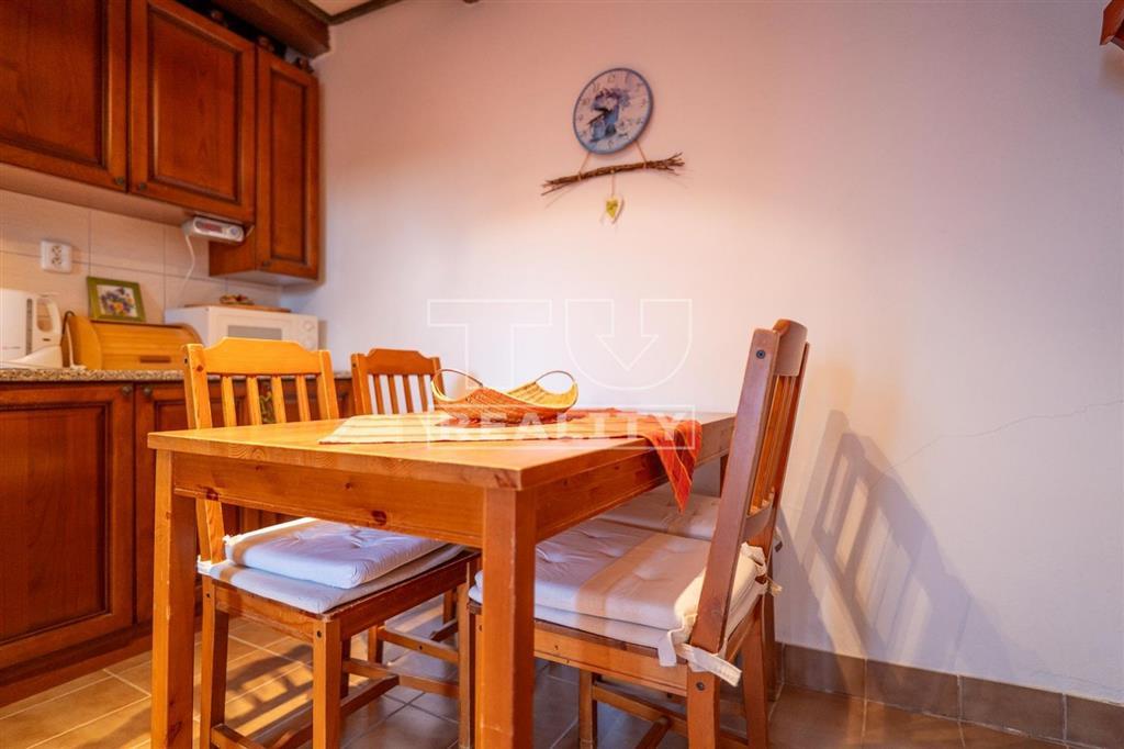 TUreality ponúka krásny dom s obrovským pozemkom v... - 12