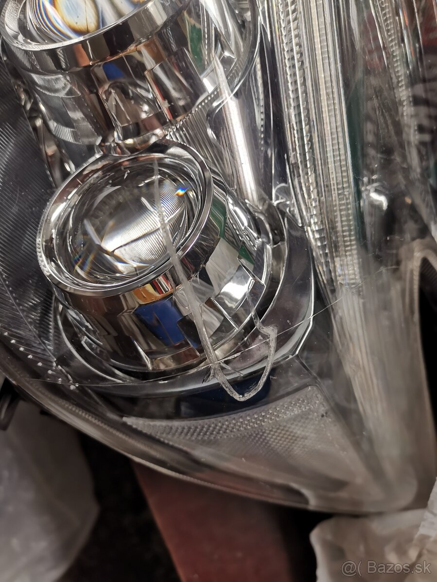 Predám na Toyotu Prius III 2013-2015 Ľavý Predný Bi LED svet - 12