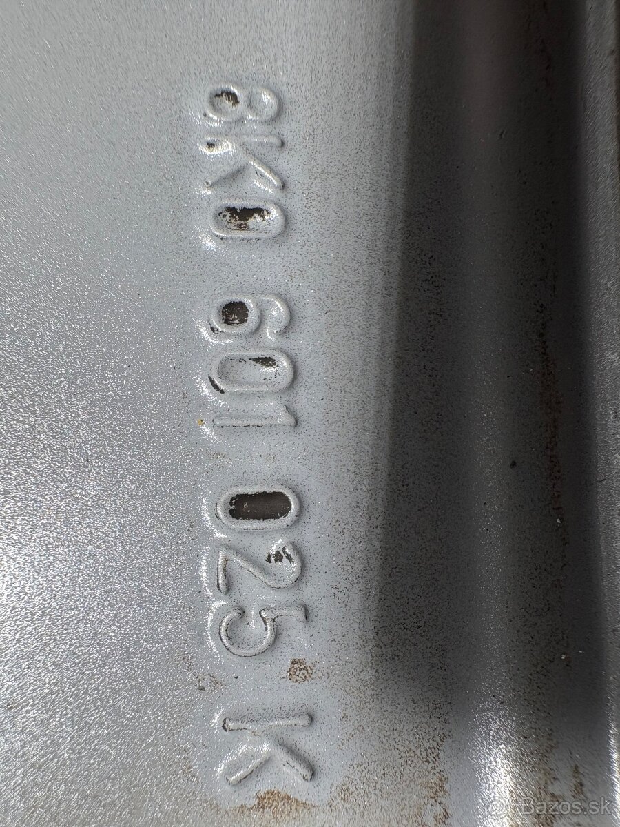 Zimní kola Audi 225/50R17 - 12