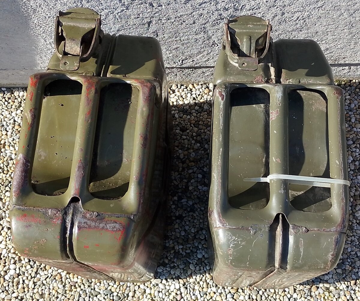 Plechové kanistre (bandasky) - 12