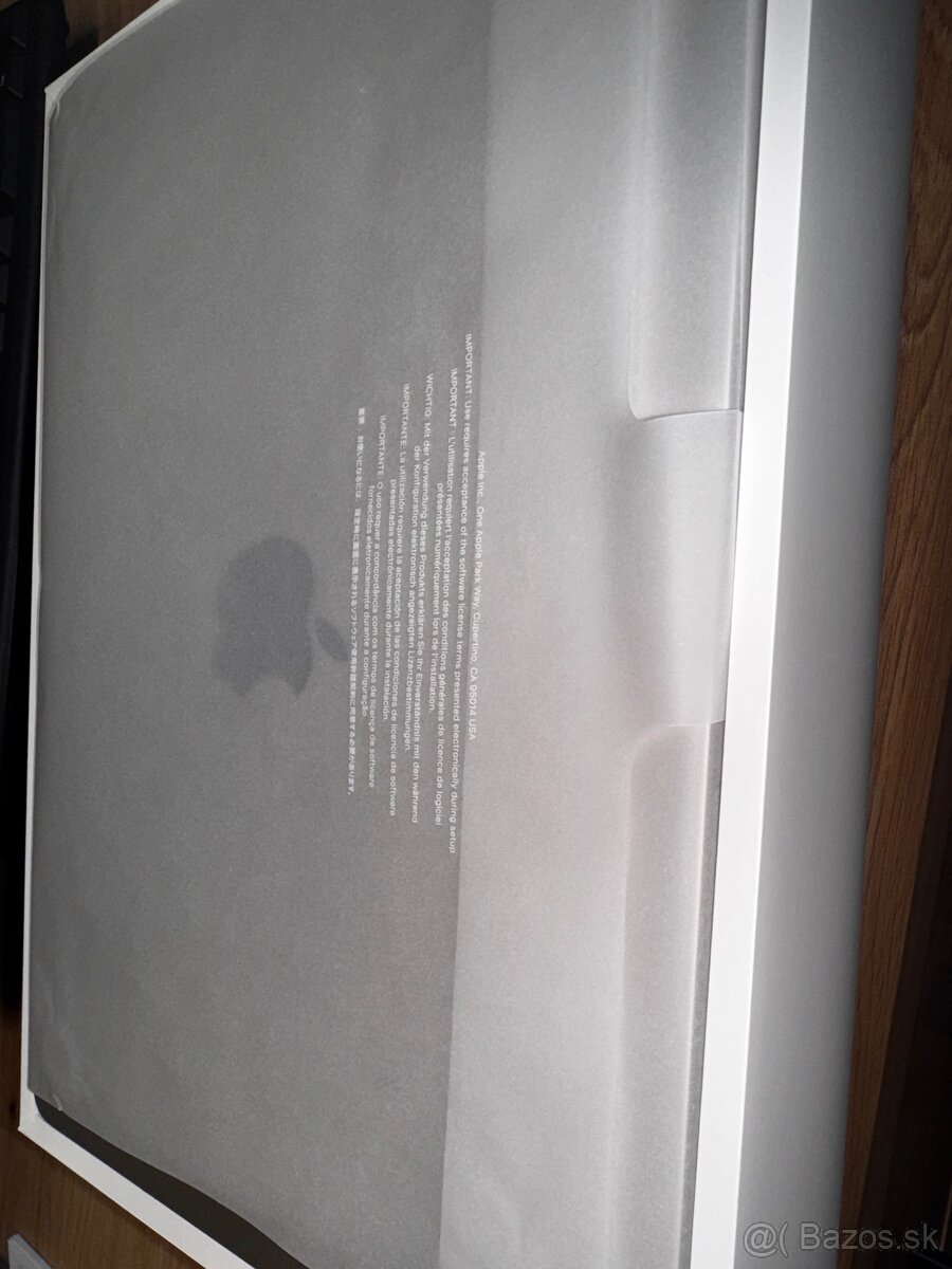 Predám málo používaný MacBook 13” 2024 M3, 256 GB. - 12