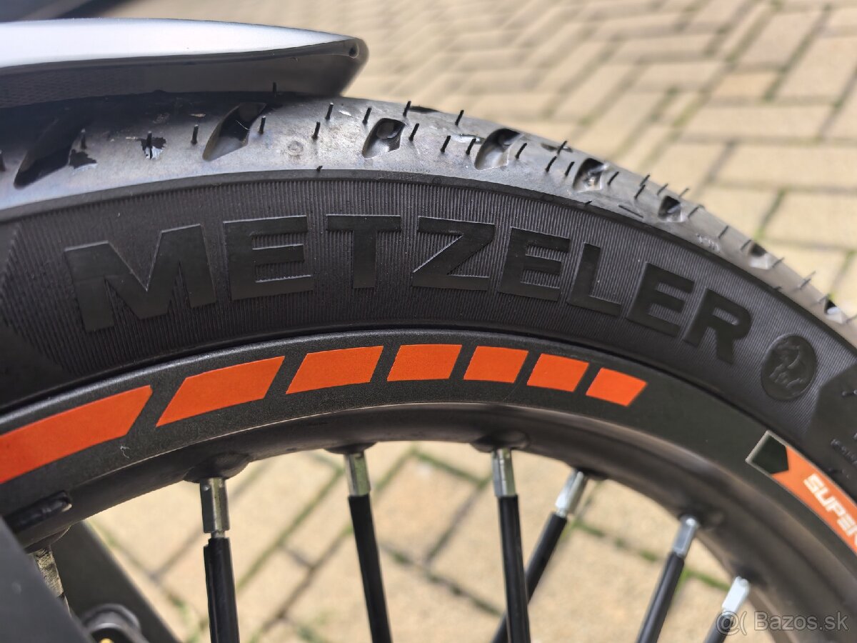 Elektro motocykel Soco TCMax - 12