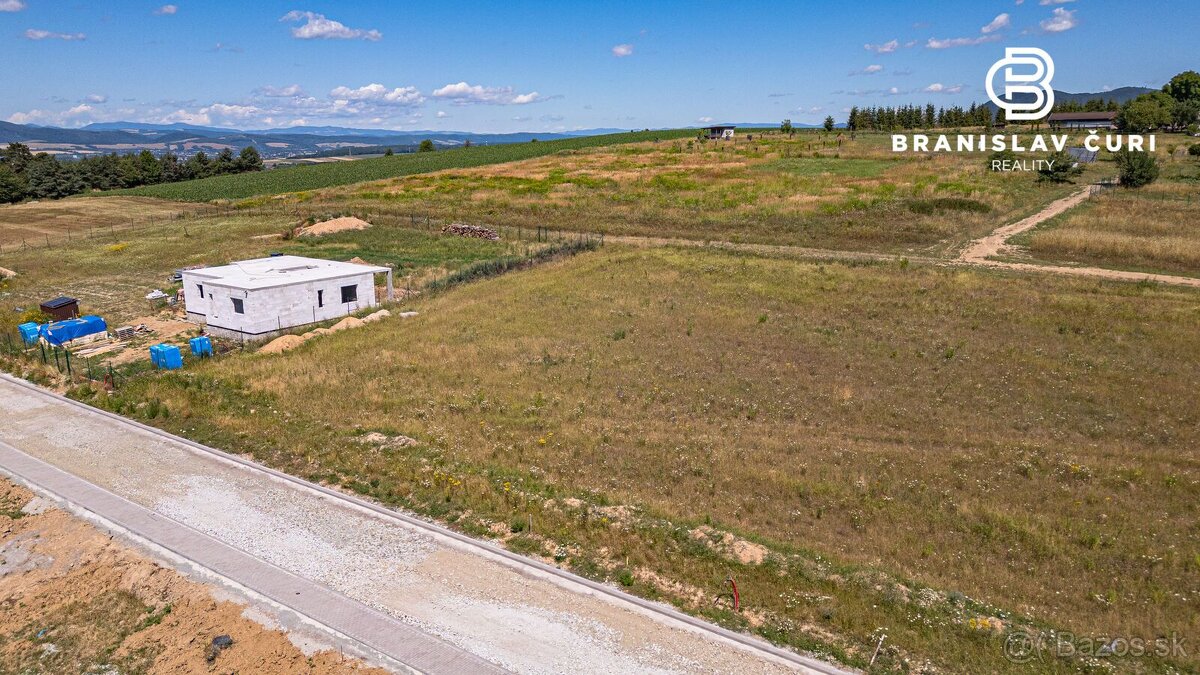 Nová cena. Predaj, stavebný pozemok, rozloha 1032 m2, obec P - 12