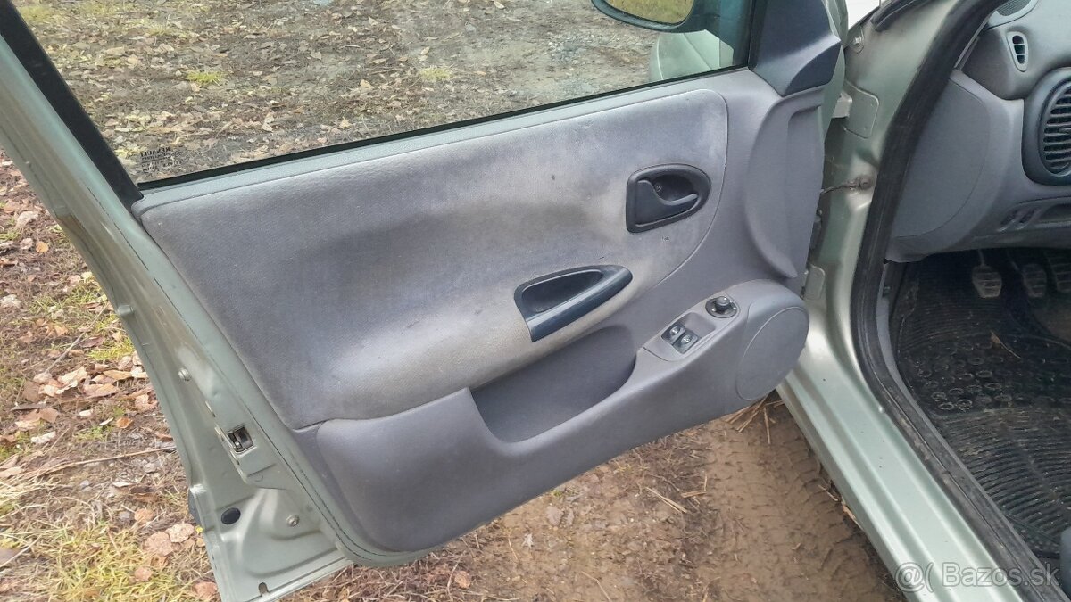 Renault Megane Combi 1.9 DTi nizka spotreba nova stk+ek - 12