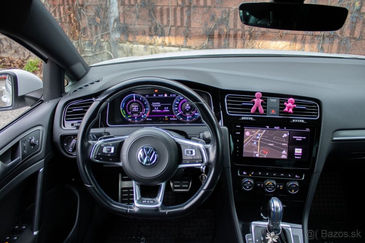 Volkswagen Golf GTE 1.4TSI Hybrid - 12