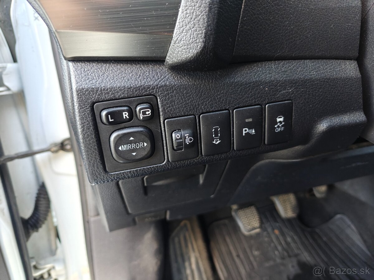 Toyota Auris 2014. 1,4 diesel - 12