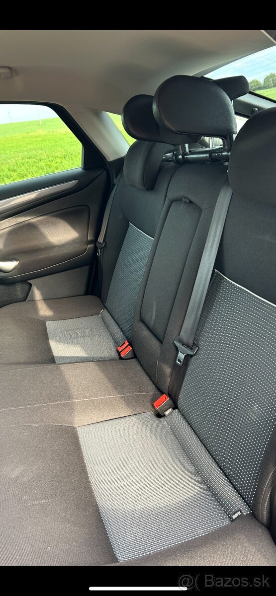 Ford Mondeo 2014 Liftback - 12