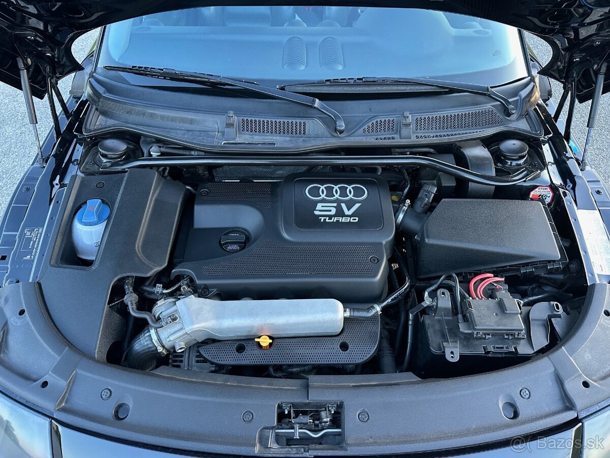 Audi TT 1.8T quattro - 12