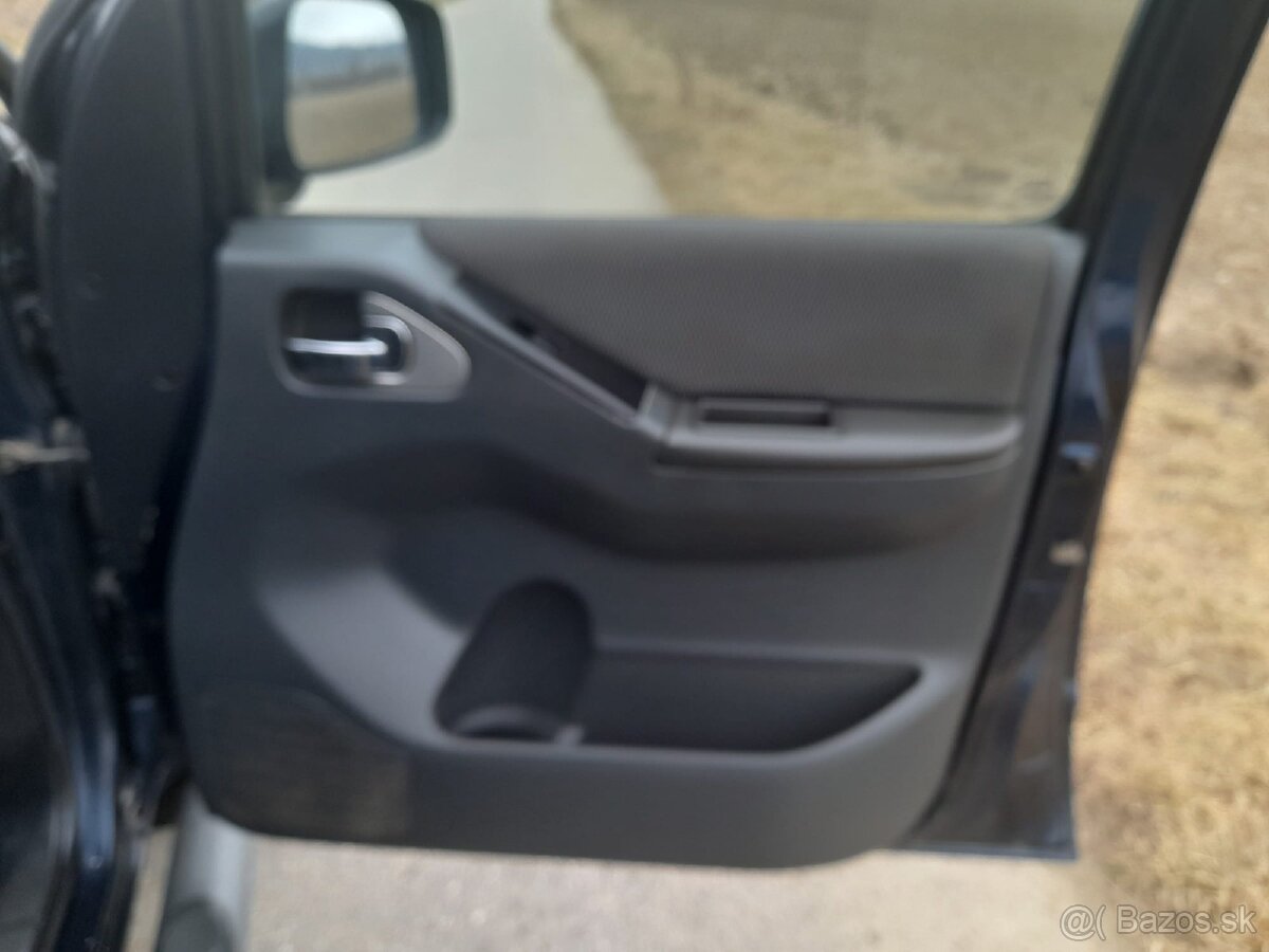 Nissan navara D 40,dci 2.5 - 12