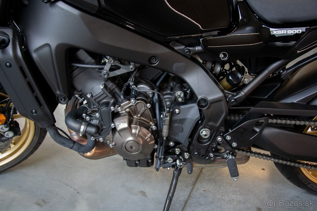 Yamaha XSR 900 - 12