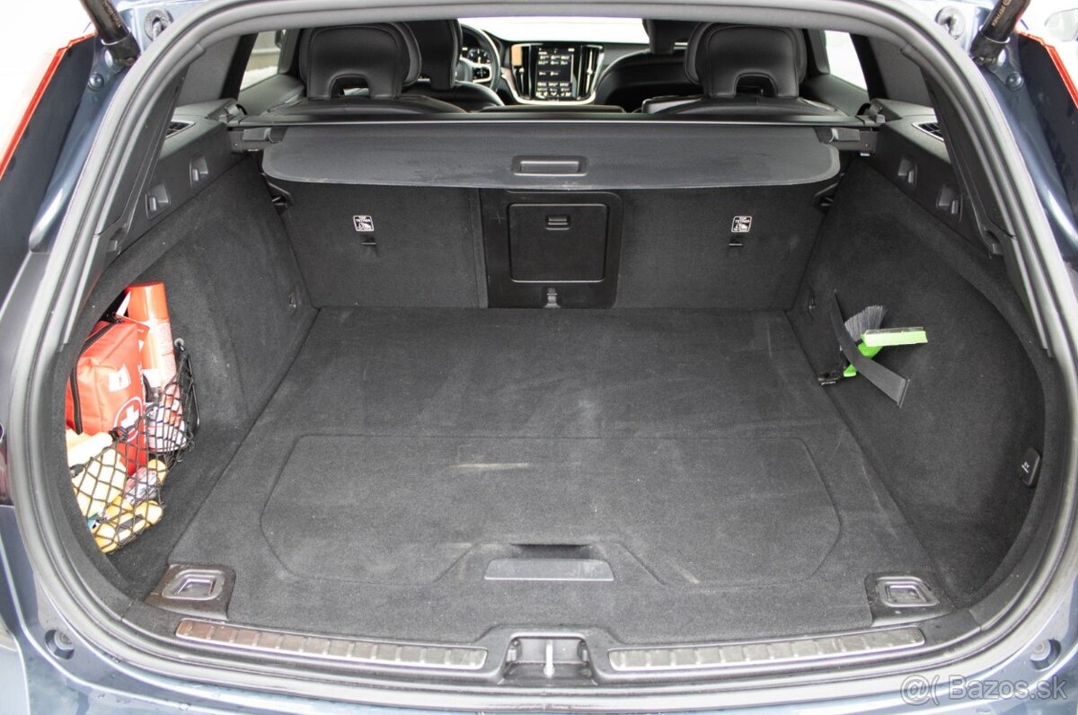 Volvo V60 Cross Country D4 AWD Pro AUTO. - 12