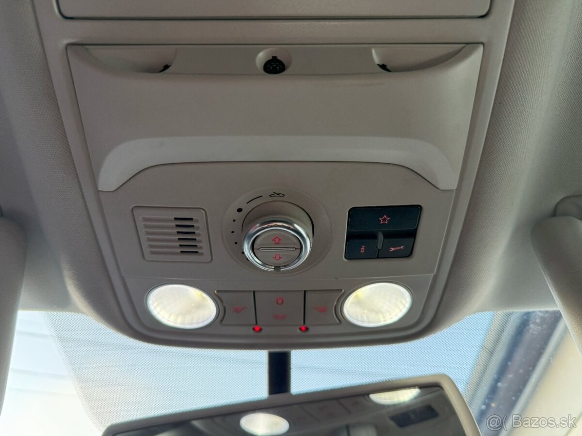 Volkswagen Touran 2.0 TDI Cross, Mesačne: 225€ - 12