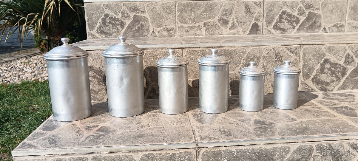 Fľaše, dózy, zveráky, smalt... - 12