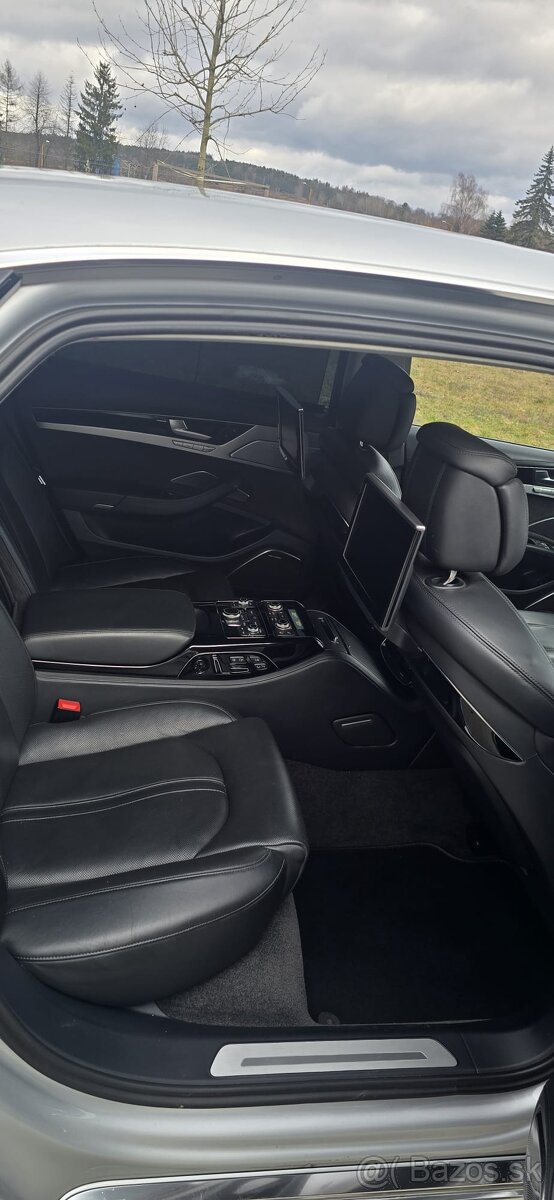 AUDI A8 LONG - 12