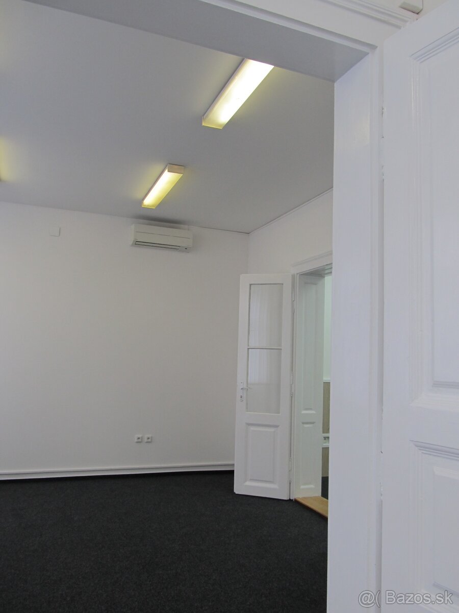 Predaj priestorov - budovy, byt, sklad, prístrešok, pozemok - 12