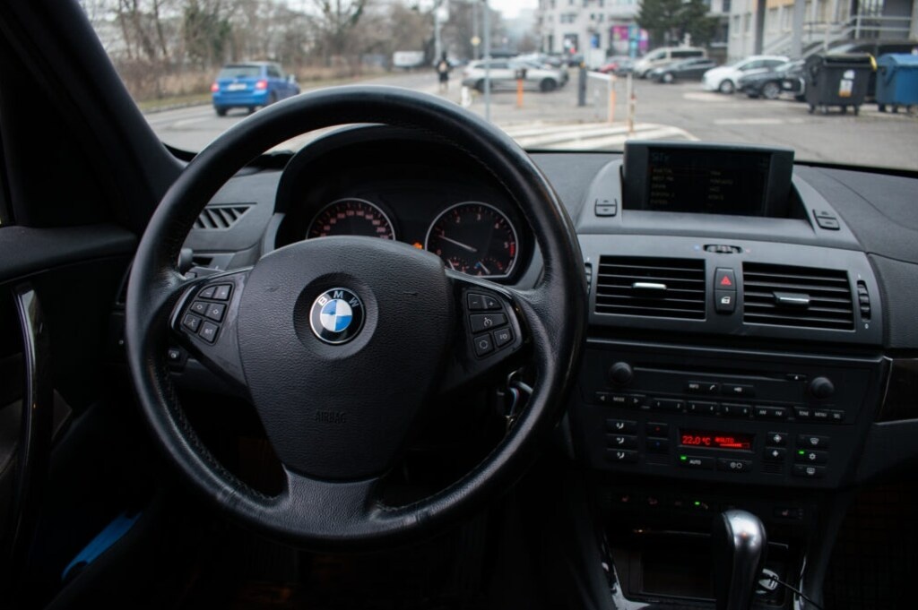 BMW X3 xDrive 2.0d A/T - 12