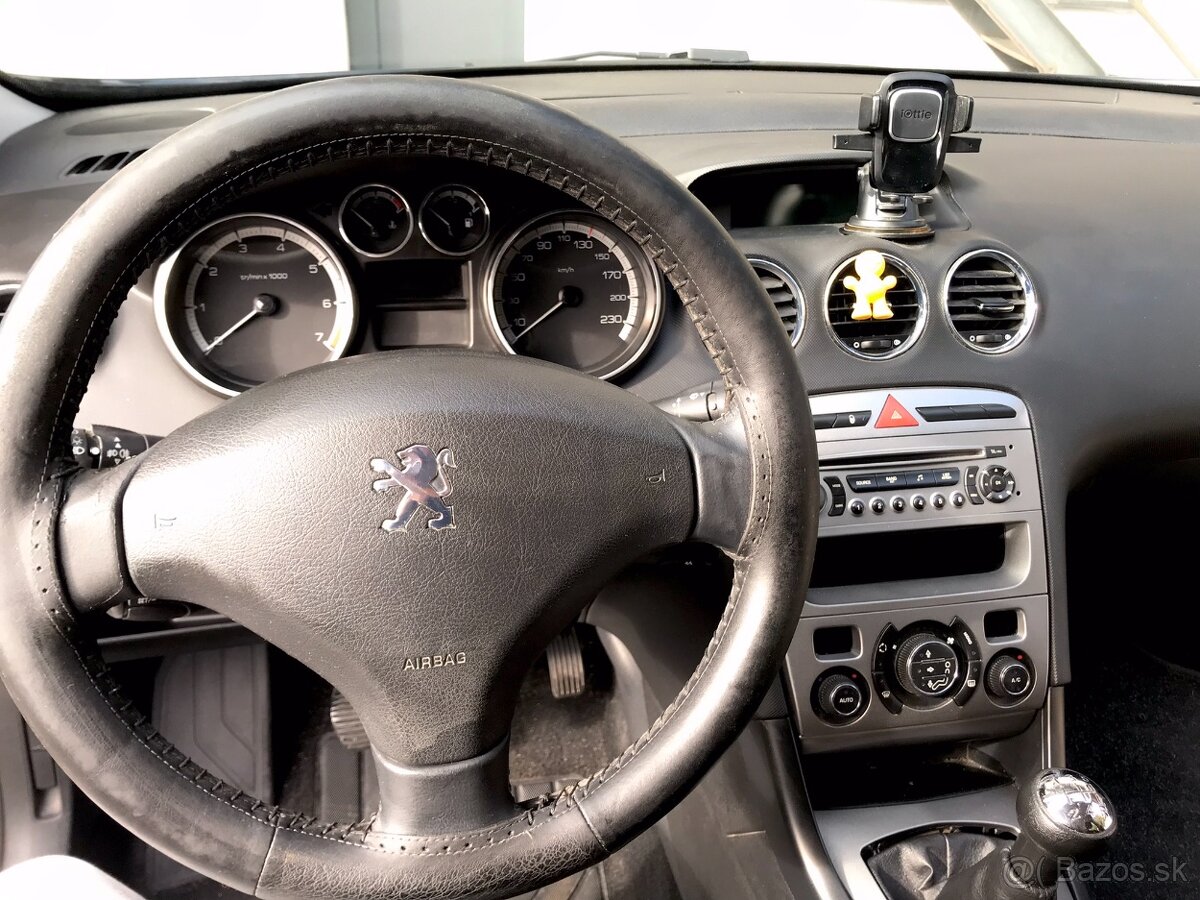 Peugeot 308, 1.4 16V 72kW, r.2010, 162 000km, STK+EK 10/2026 - 12