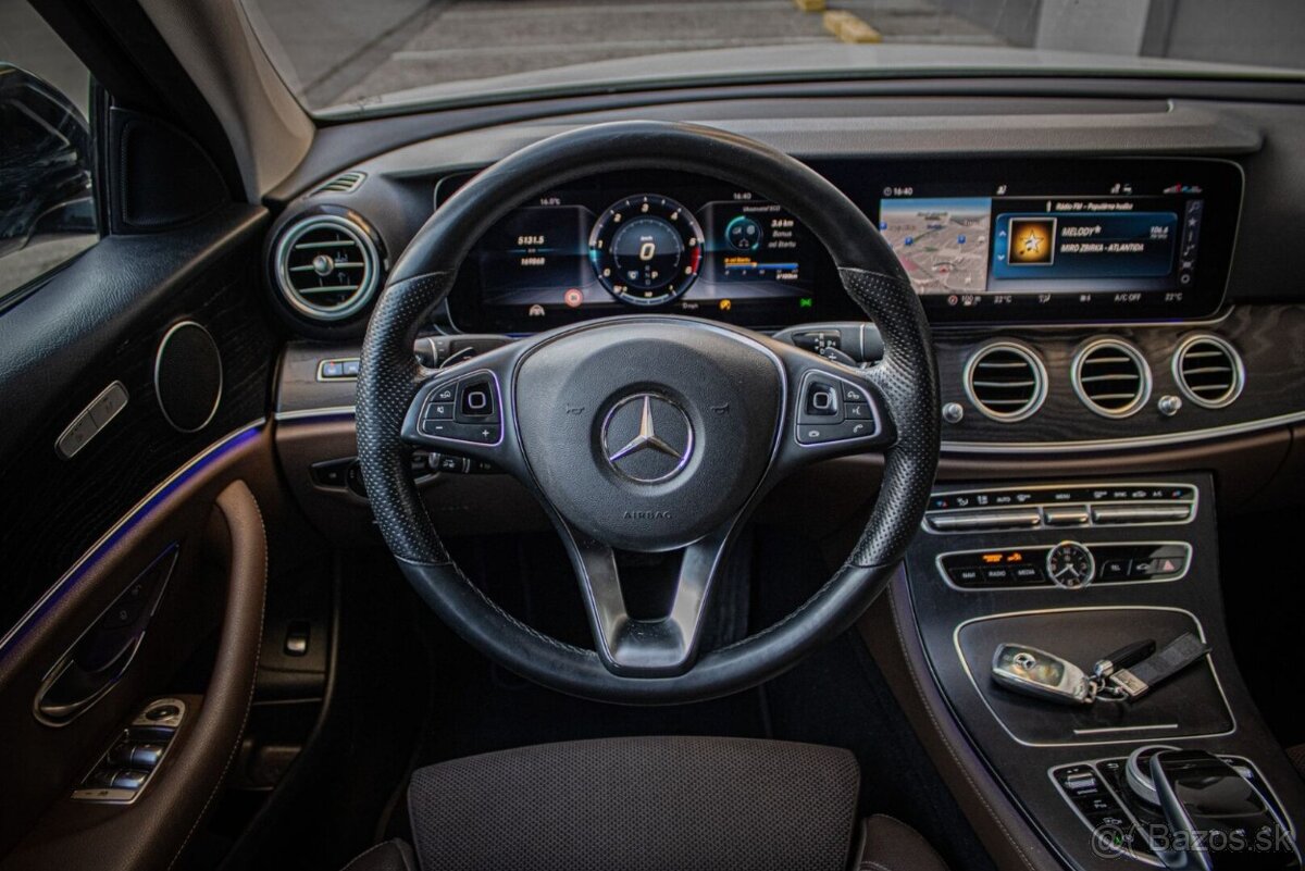 Mercedes-Benz E trieda Sedan 200 D TOP STAV - 12