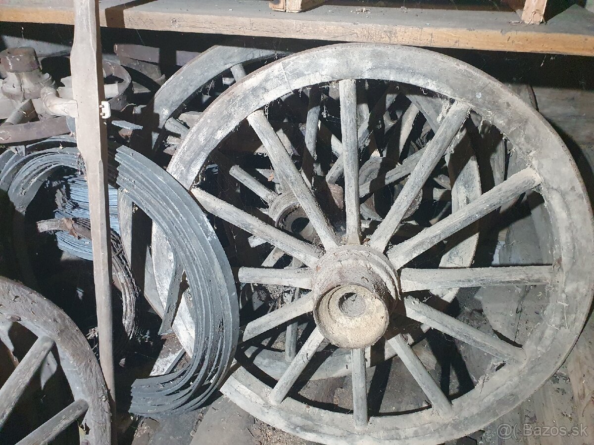 Predam 103 ročné drevene oje z voza z s kovanim z roku 1922. - 12