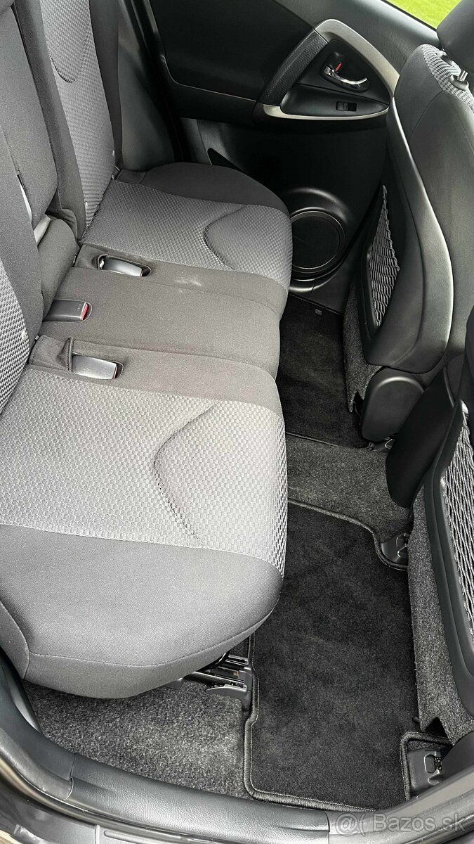 Toyota RAV4 2.0 benzin - 12