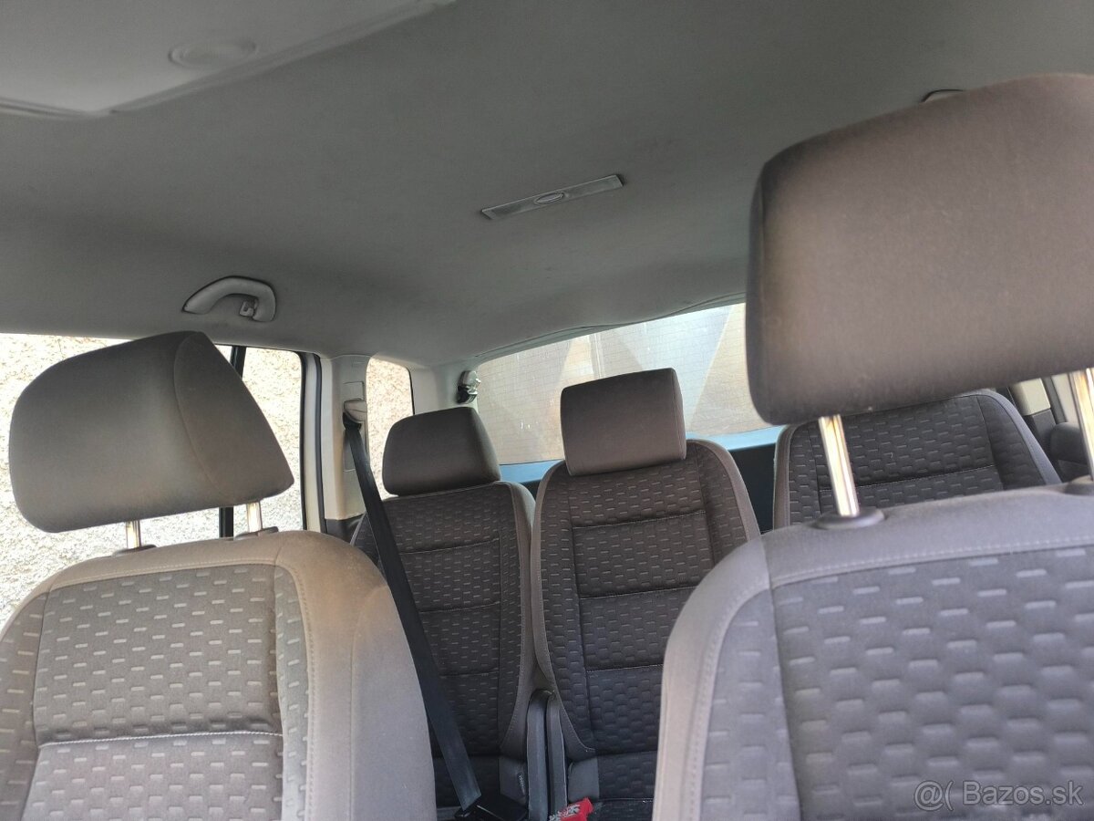 VW Touran 1.9TDi, 77 kW, 7 miestne - 12
