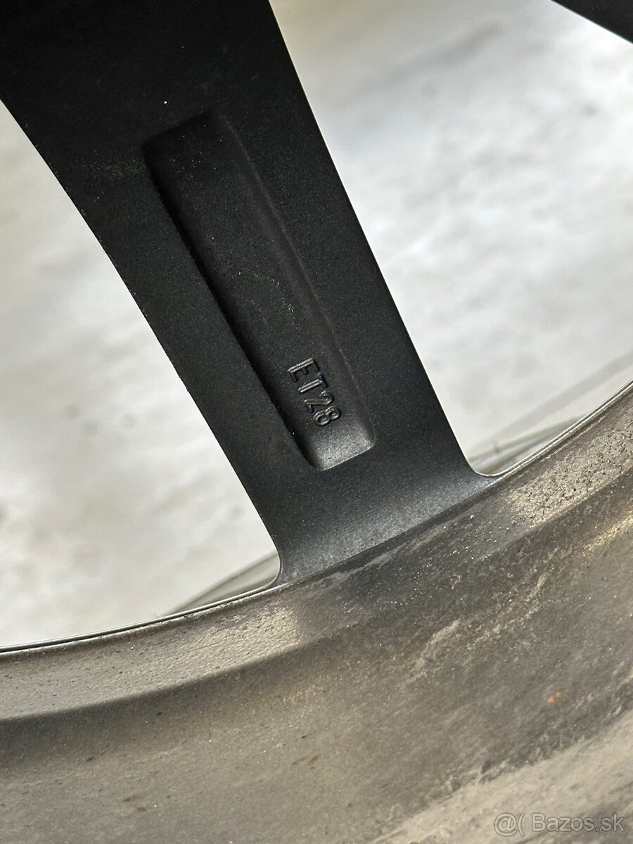 Zimná sada Audi Q7 285/45 R20 5x112 - 12