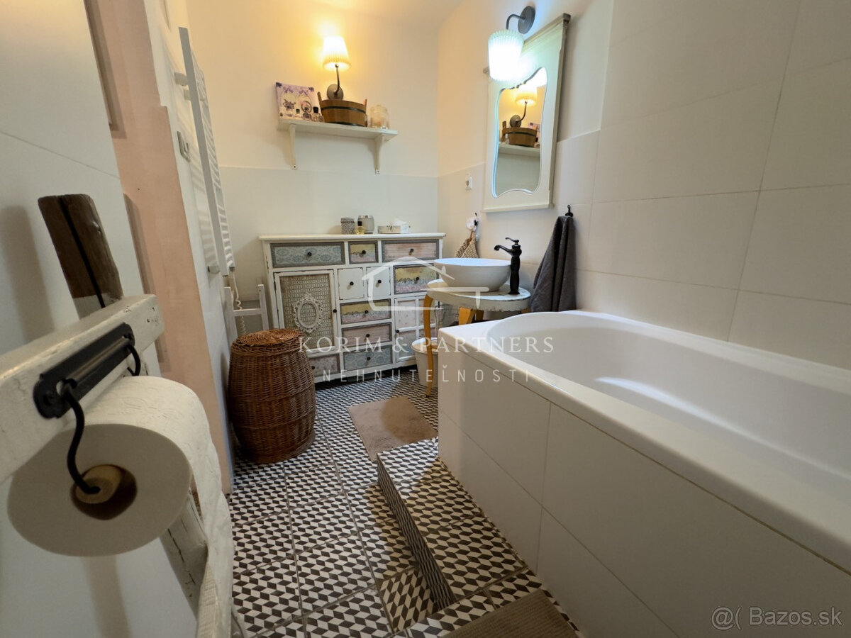 3 izbový byt vo v jedinečnom vidieckom štýle, Komárno - 12