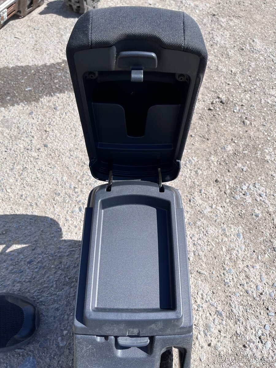 Hyundai i30 07 - 12 packa vypinac svetiel stieračov opierka - 12