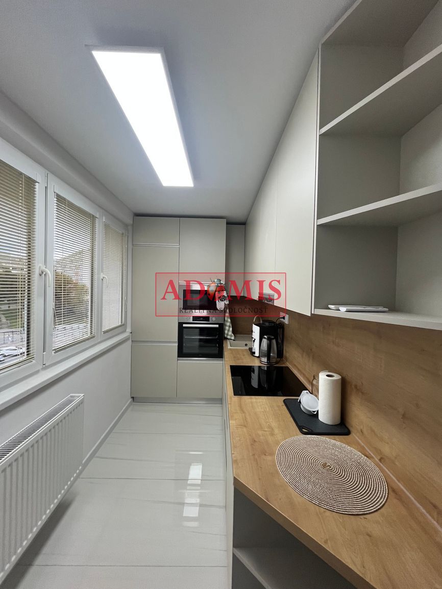 prenájom FOR RENT 4-izbový zariadený byt, ulica SNP, Košice- - 12