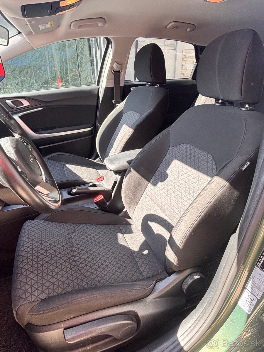 Kia Ceed 1.5 T-GDI Silver pack - 12