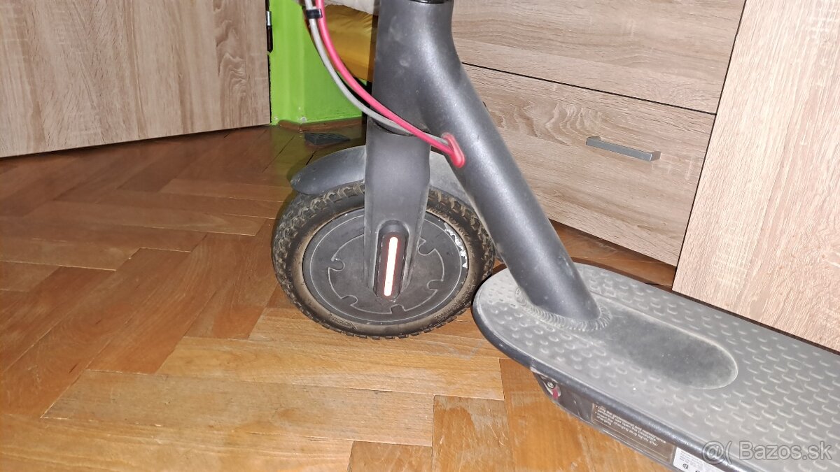 Elektrická kolobežka Xiaomi M365 - 12