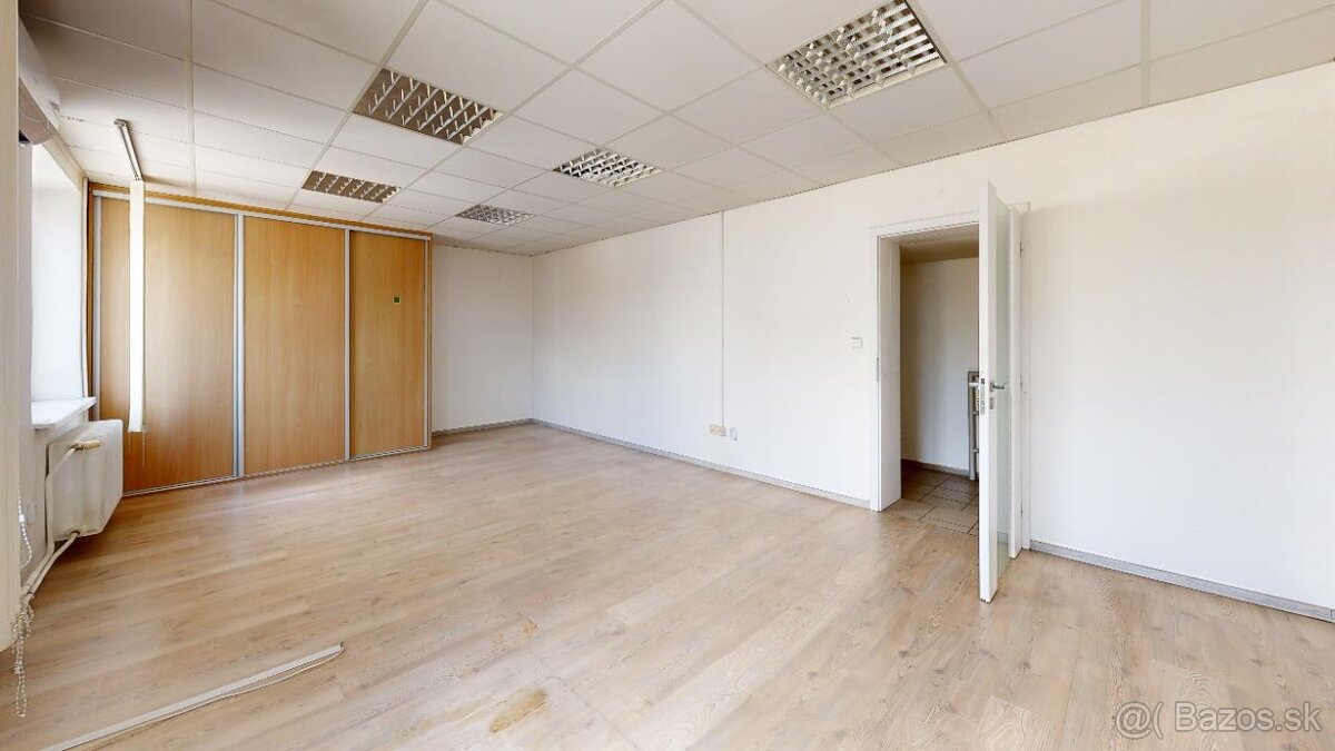 AZ. Administratívno- obchodno- výrobná MULTIFUNKČNÁ budova - 12