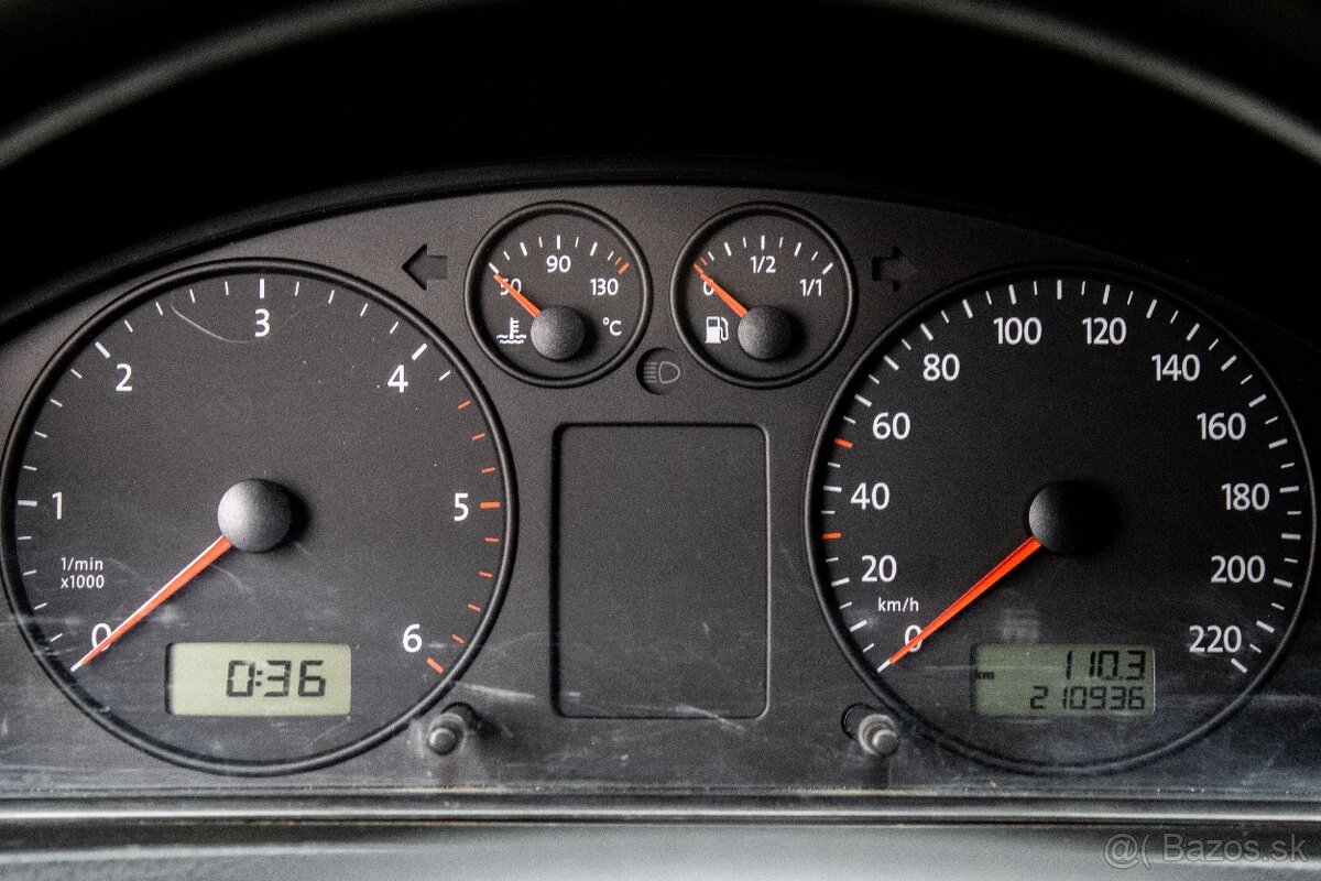 Volkswagen Transporter T5 Shuttle 2.5TDI 96kW 7-miestne - 12