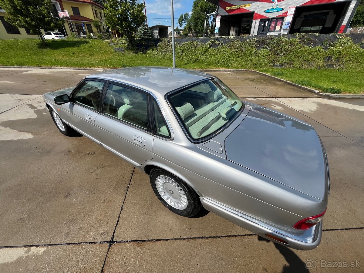 JAGUAR XJ 3.2 V8 Executive 1998 Benzín 174kw A/T - 12