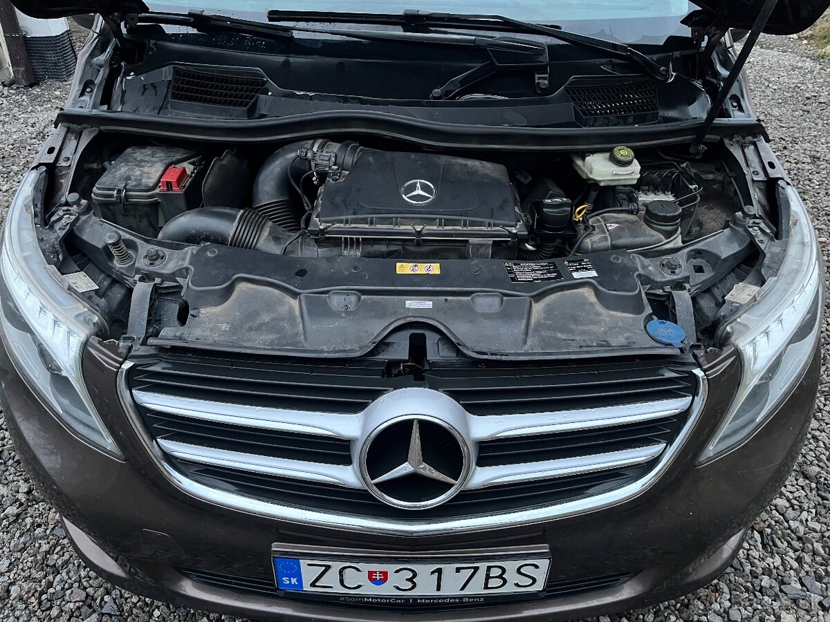 Mercedes-Benz V220 A/T - 12