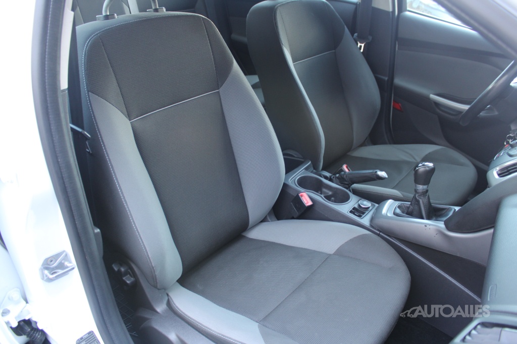 Ford Focus Combi 1,0 ECOBOOST 74 kW TREND - 12