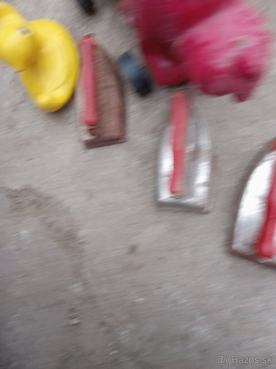 Žehlička a detské hračky - 12