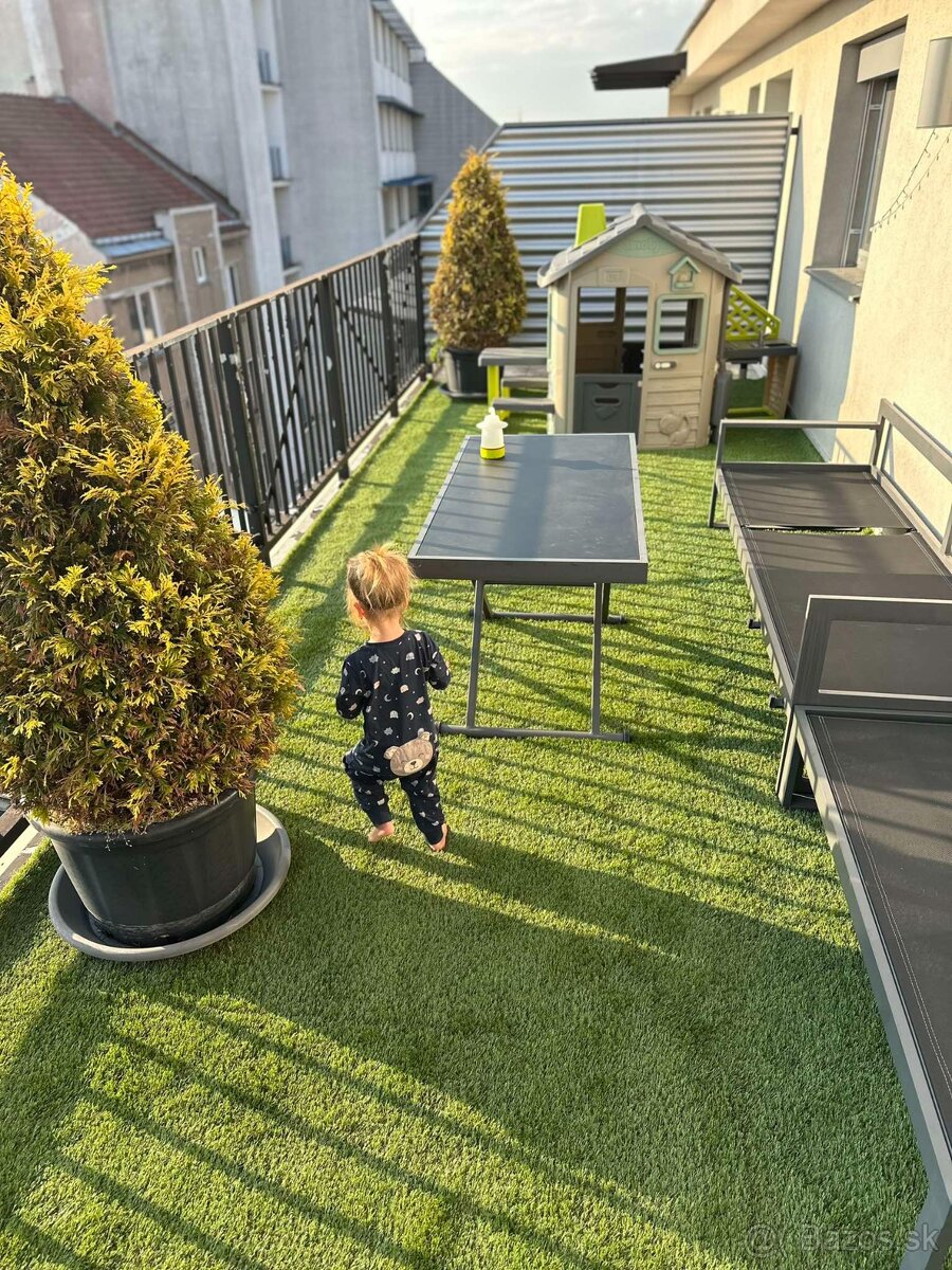 Umělý trávník výška 35 mm, velmi jemný na dotek. - 12