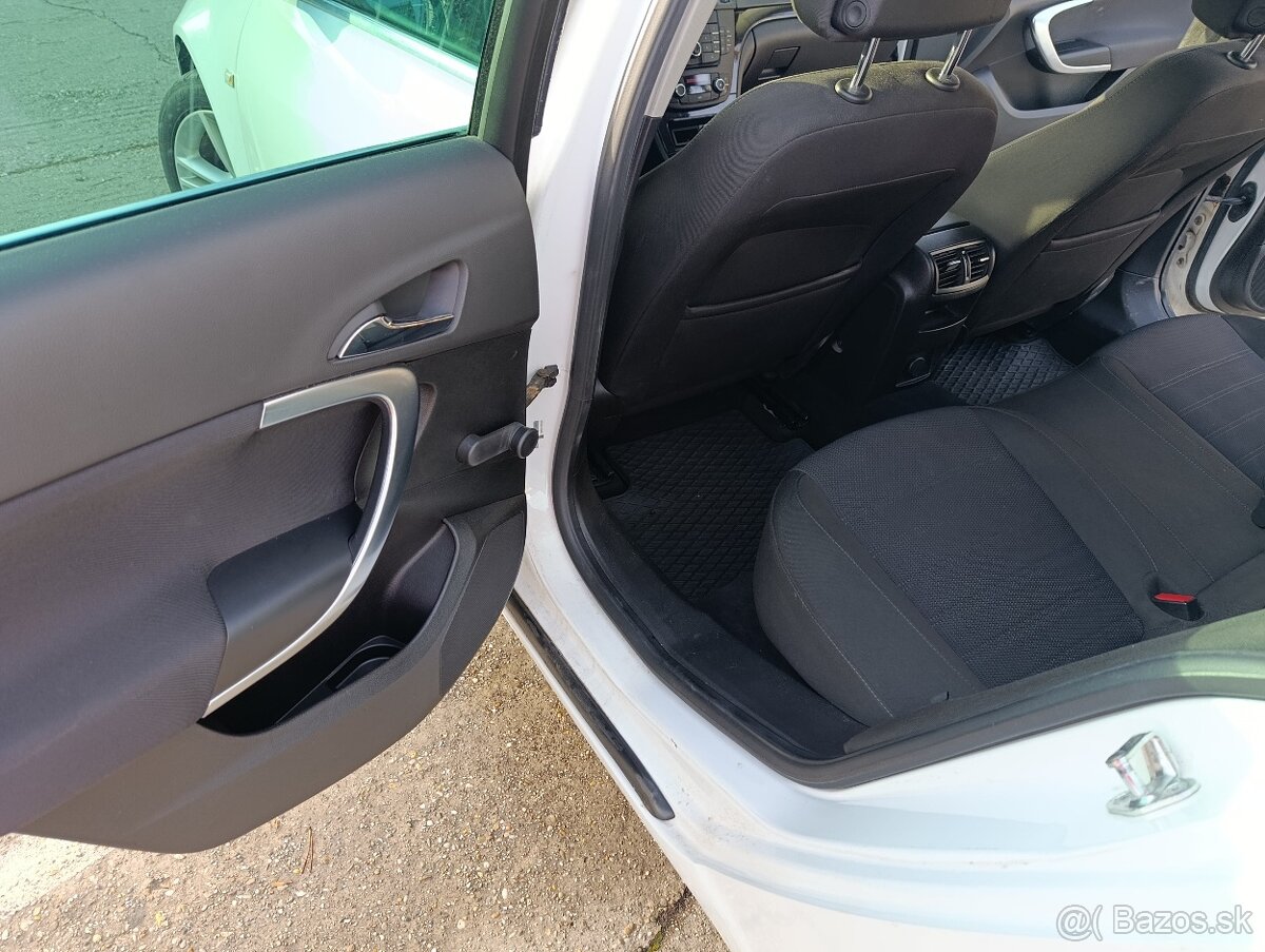 Predám Opel Insignia Sports Tourer - 12