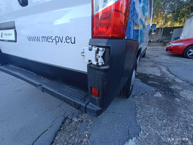 Predám Peugeot Boxer 2.2 BlueHDi 165k 435 L3H2 Pack - 12