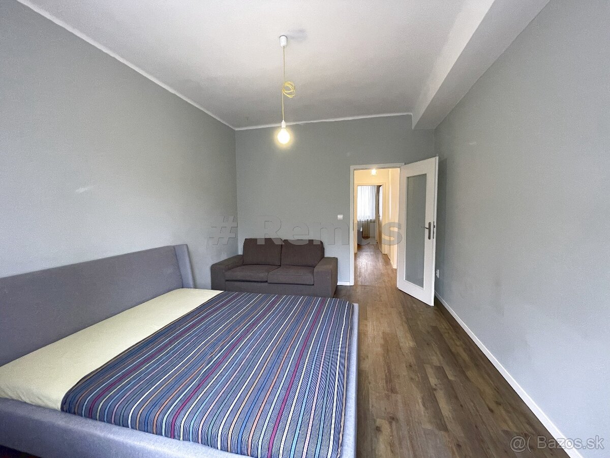 Nájom 3i byt, Krížna vnútroblok, Staré Mesto, 2 balkóny - 12