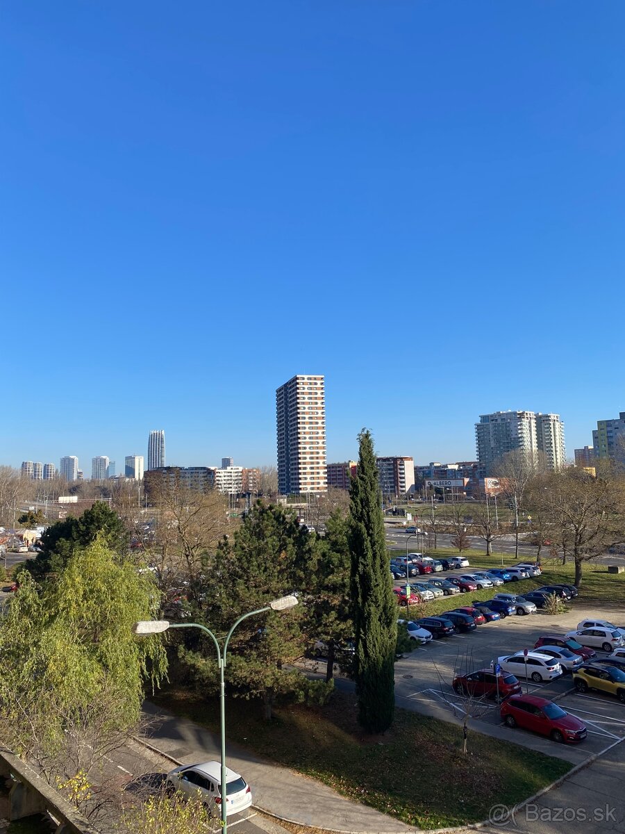 Moderná garsónka len 2 zastávky od centra BA - 12