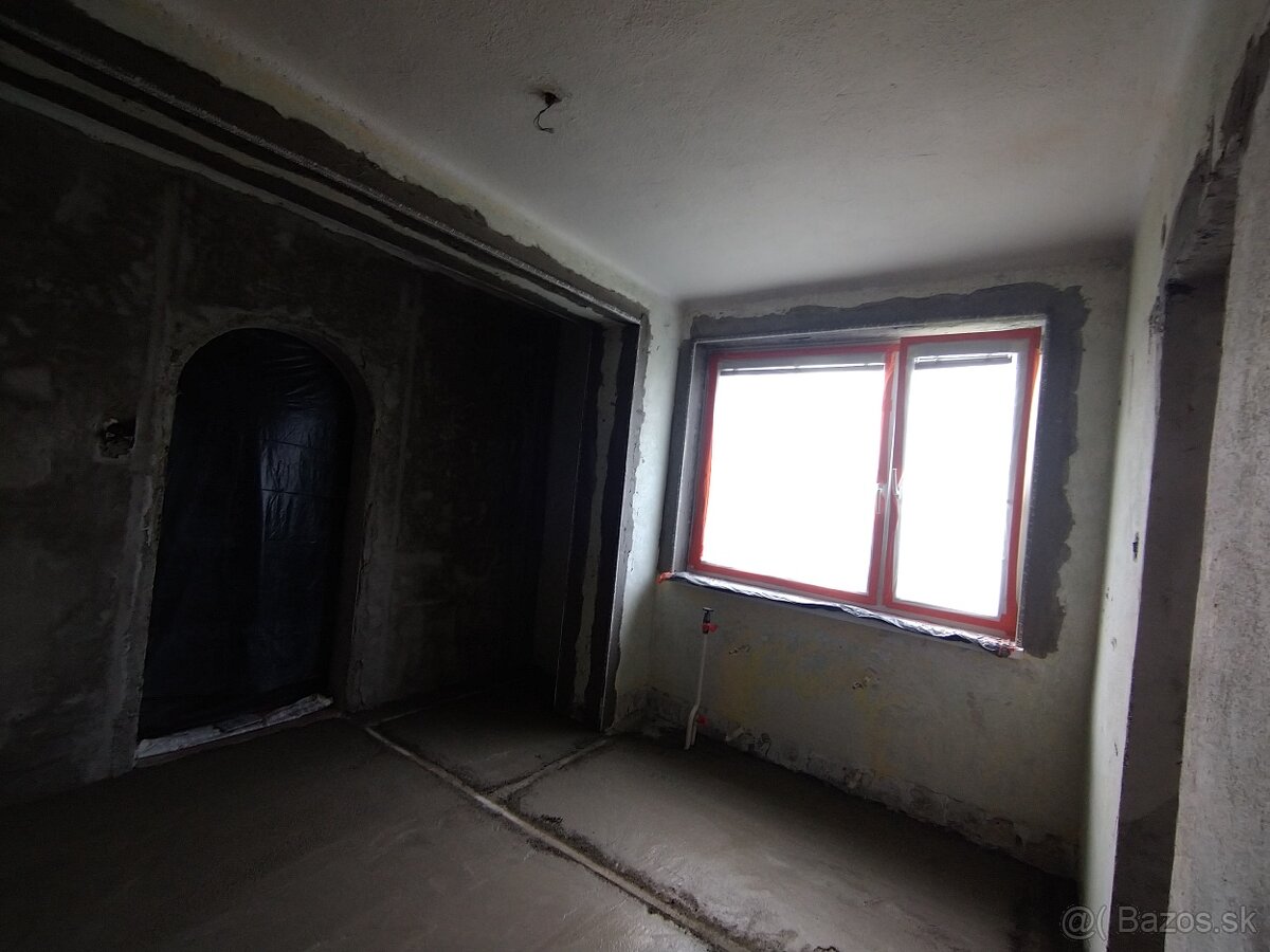 Rekonštrukcie, stavby a práce v interiéry a exteriéry - 12