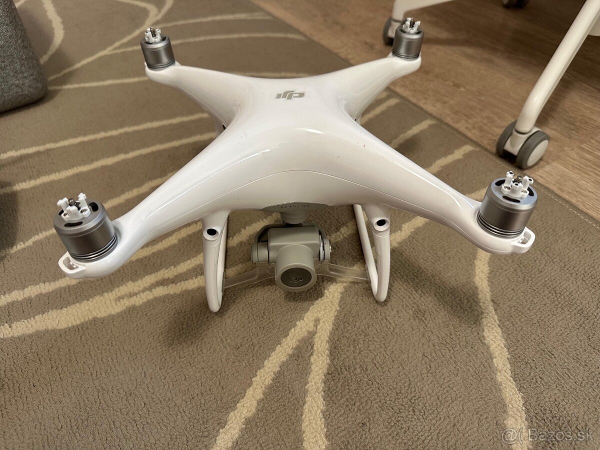 Dron DJI Phantom 4 - 12